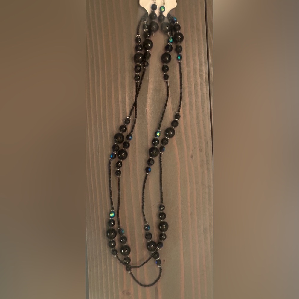 Black and turquoise glass bead necklace and earrings set